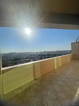 Satılır 4 otaqlı mənzil 180 m²