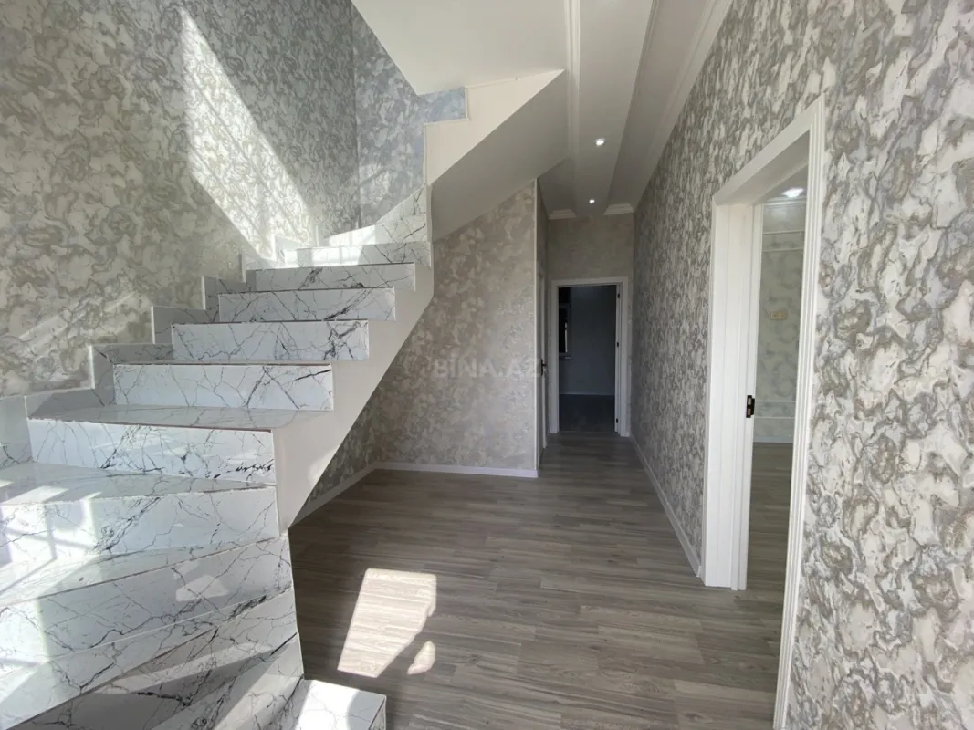 Satılır 4 otaqlı həyət evi 140 m²