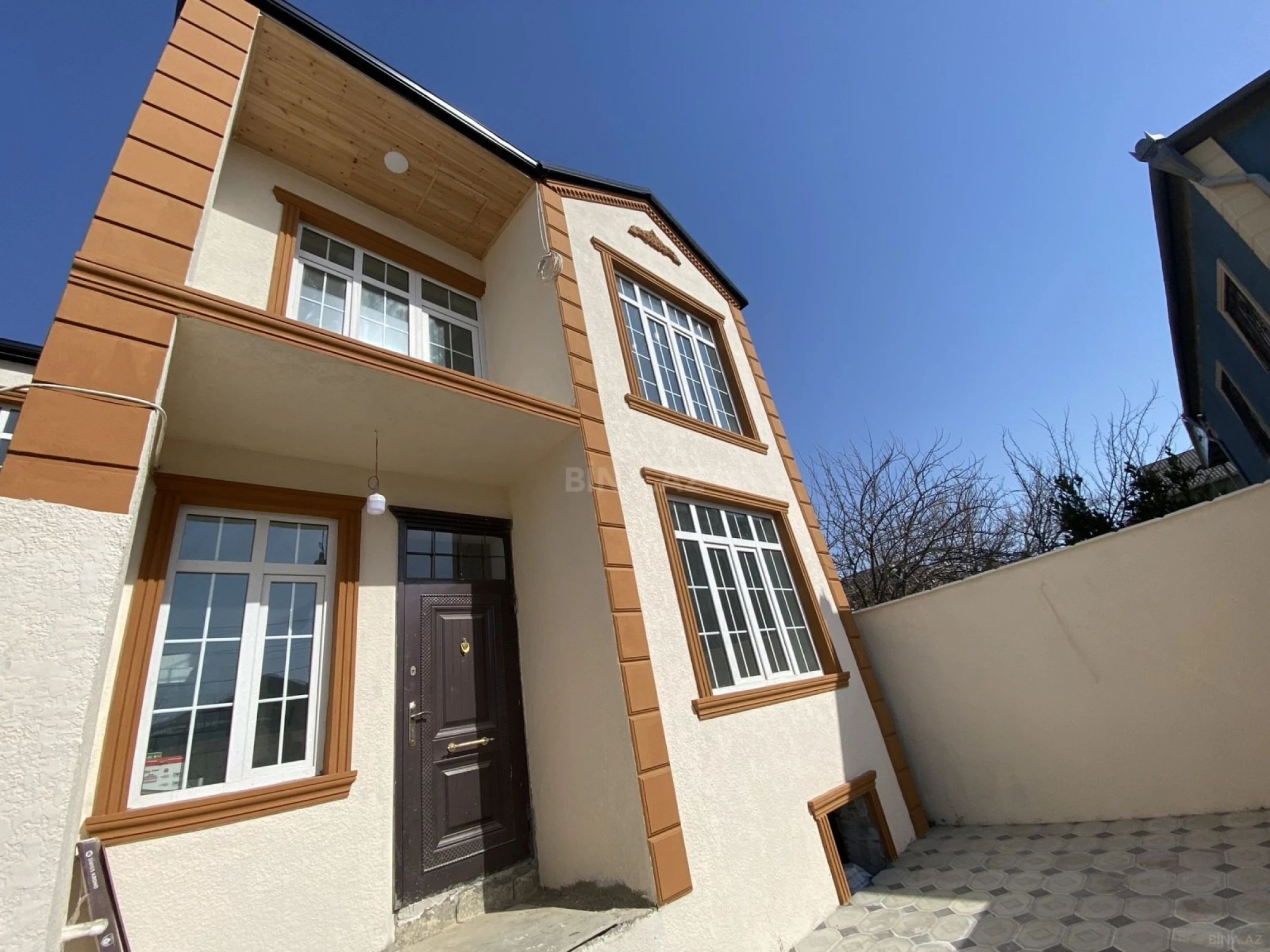Satılır 4 otaqlı həyət evi 140 m²
