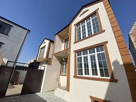 Satılır 4 otaqlı həyət evi 140 m²