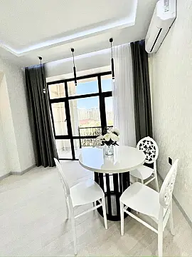 Kirayə verilir 2 otaqlı mənzil 68 m²