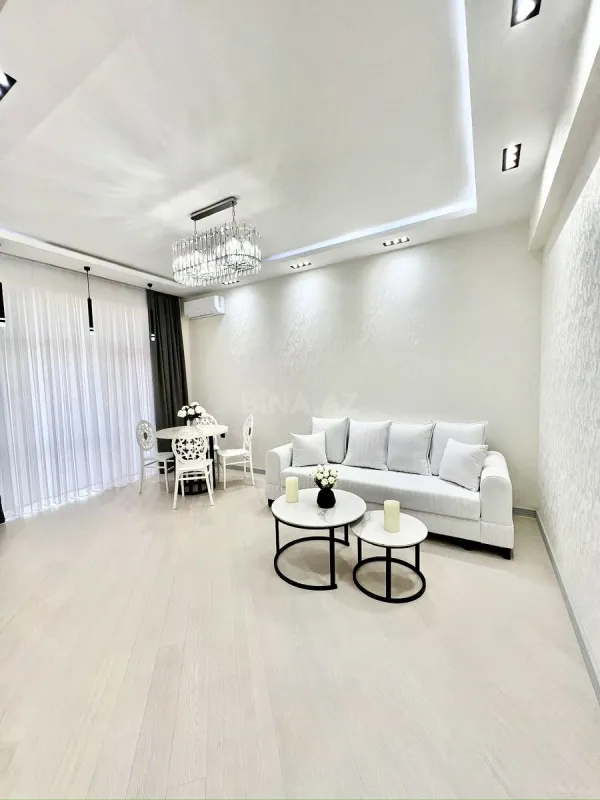 Kirayə verilir 2 otaqlı mənzil 68 m²