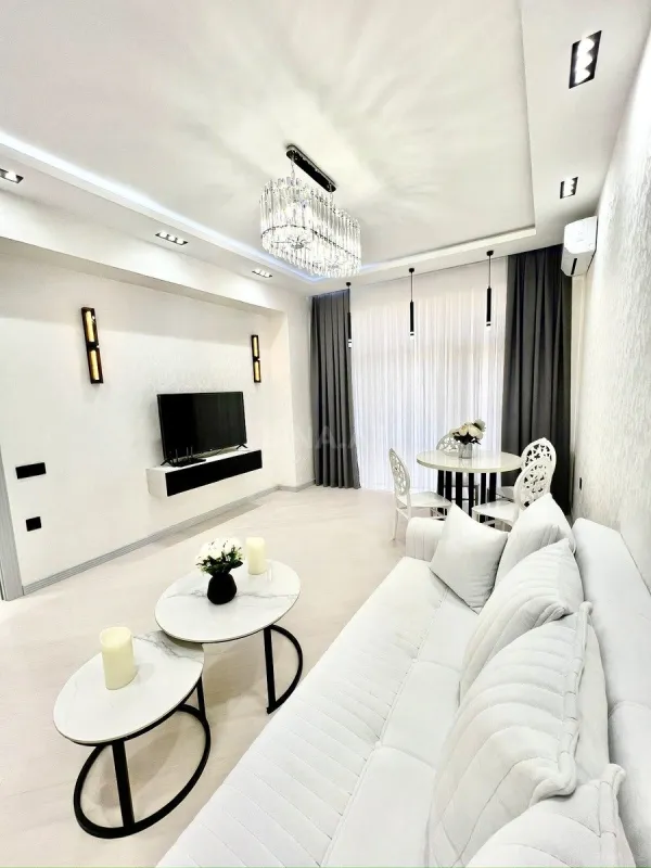 Kirayə verilir 2 otaqlı mənzil 68 m²