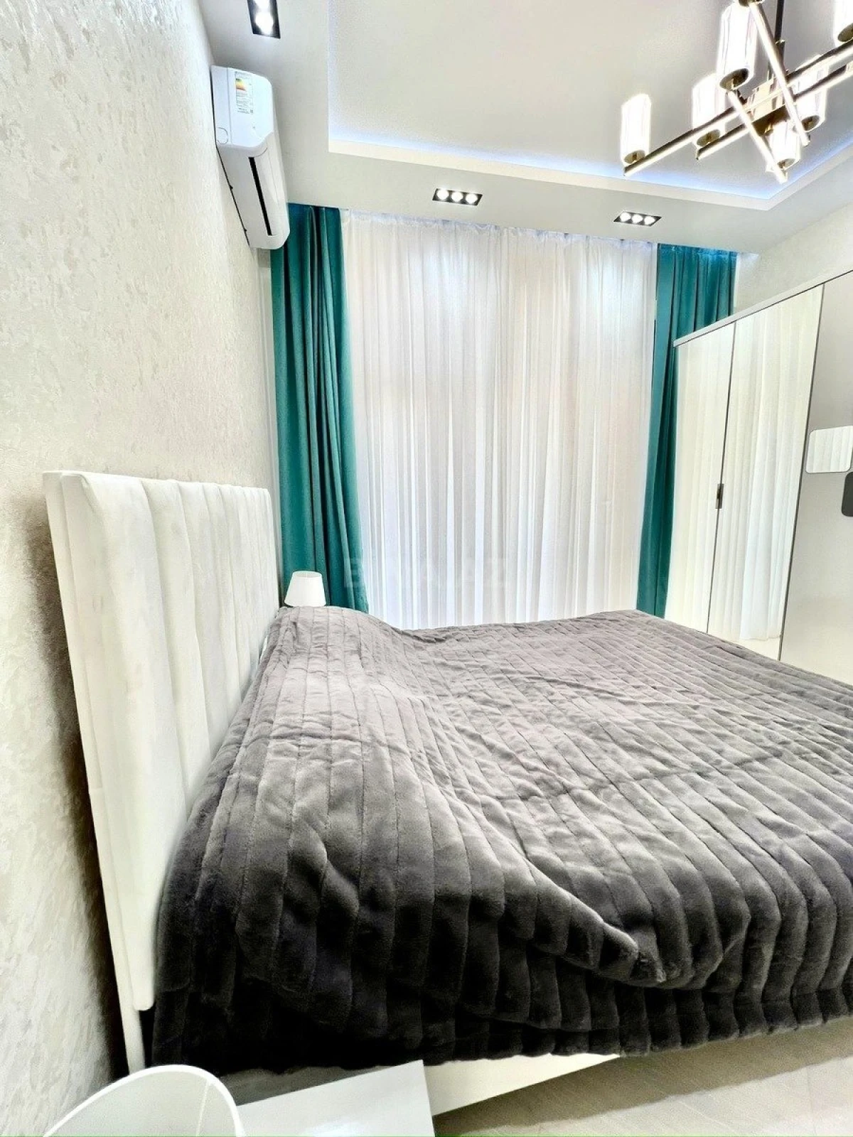 Kirayə verilir 2 otaqlı mənzil 68 m²