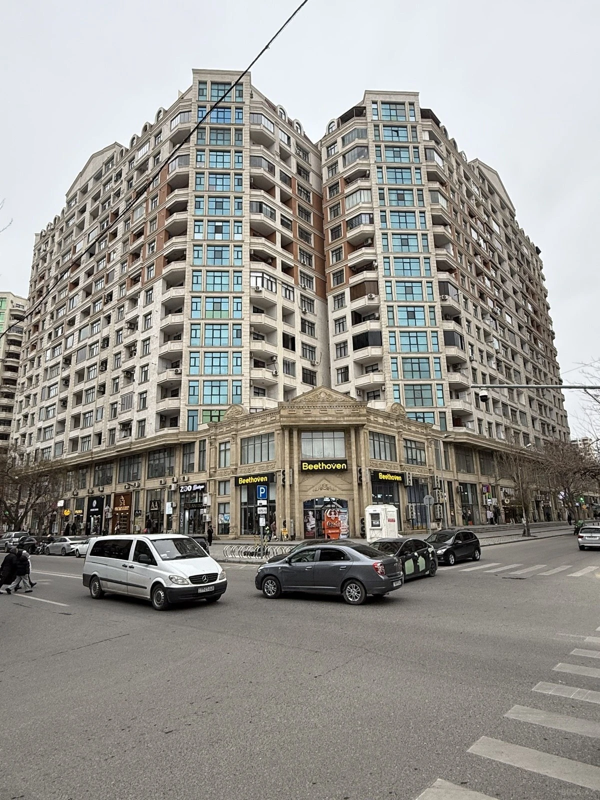 Kirayə verilir 3 otaqlı mənzil 130 m²