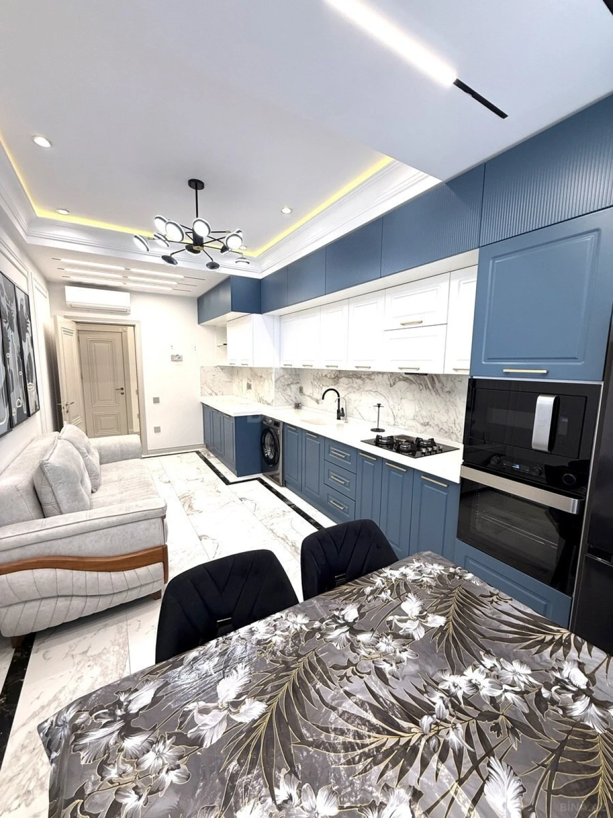 Kirayə verilir 3 otaqlı mənzil 130 m²