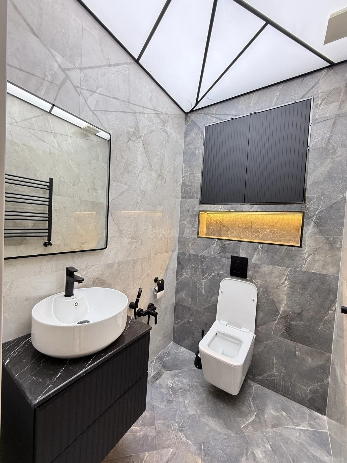 Kirayə verilir 3 otaqlı mənzil 130 m²