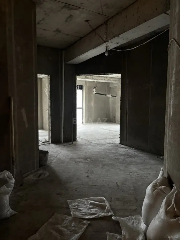 Satılır 3 otaqlı mənzil 127 m²