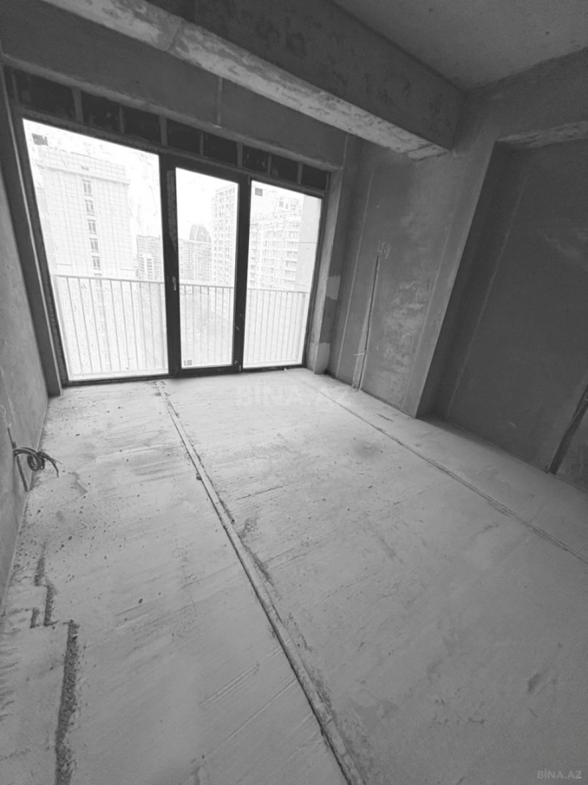 Satılır 3 otaqlı mənzil 127 m²