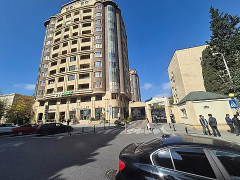 Satılır obyekt 150 m²