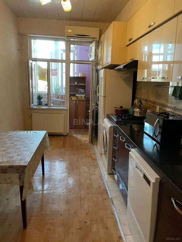 Satılır 3 otaqlı mənzil 108 m²