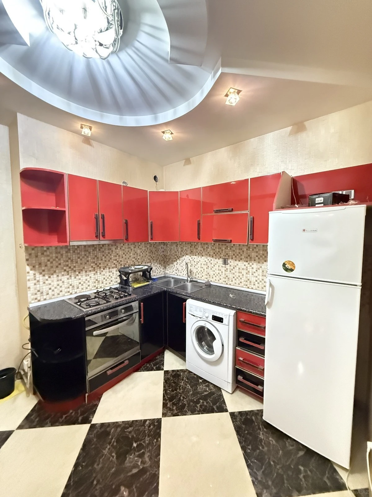 Kirayə verilir 2 otaqlı mənzil 70 m²