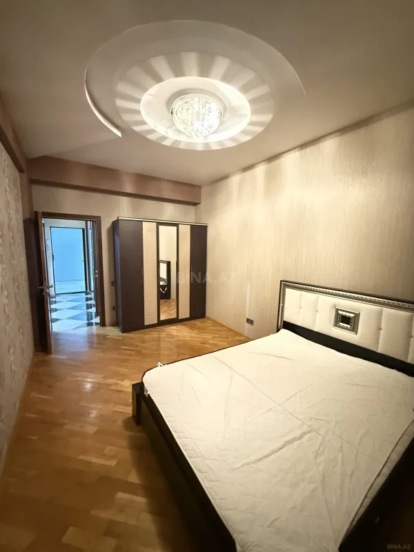 Kirayə verilir 2 otaqlı mənzil 70 m²