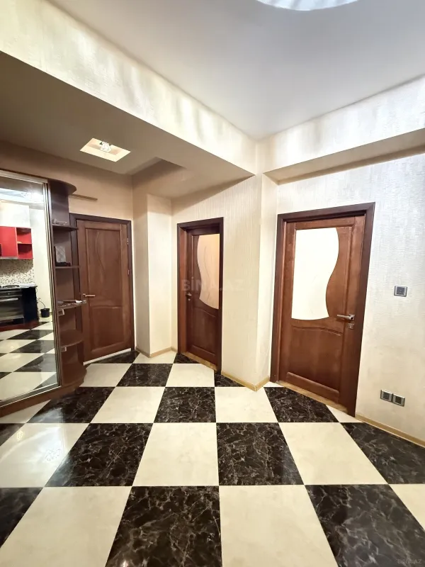 Kirayə verilir 2 otaqlı mənzil 70 m²