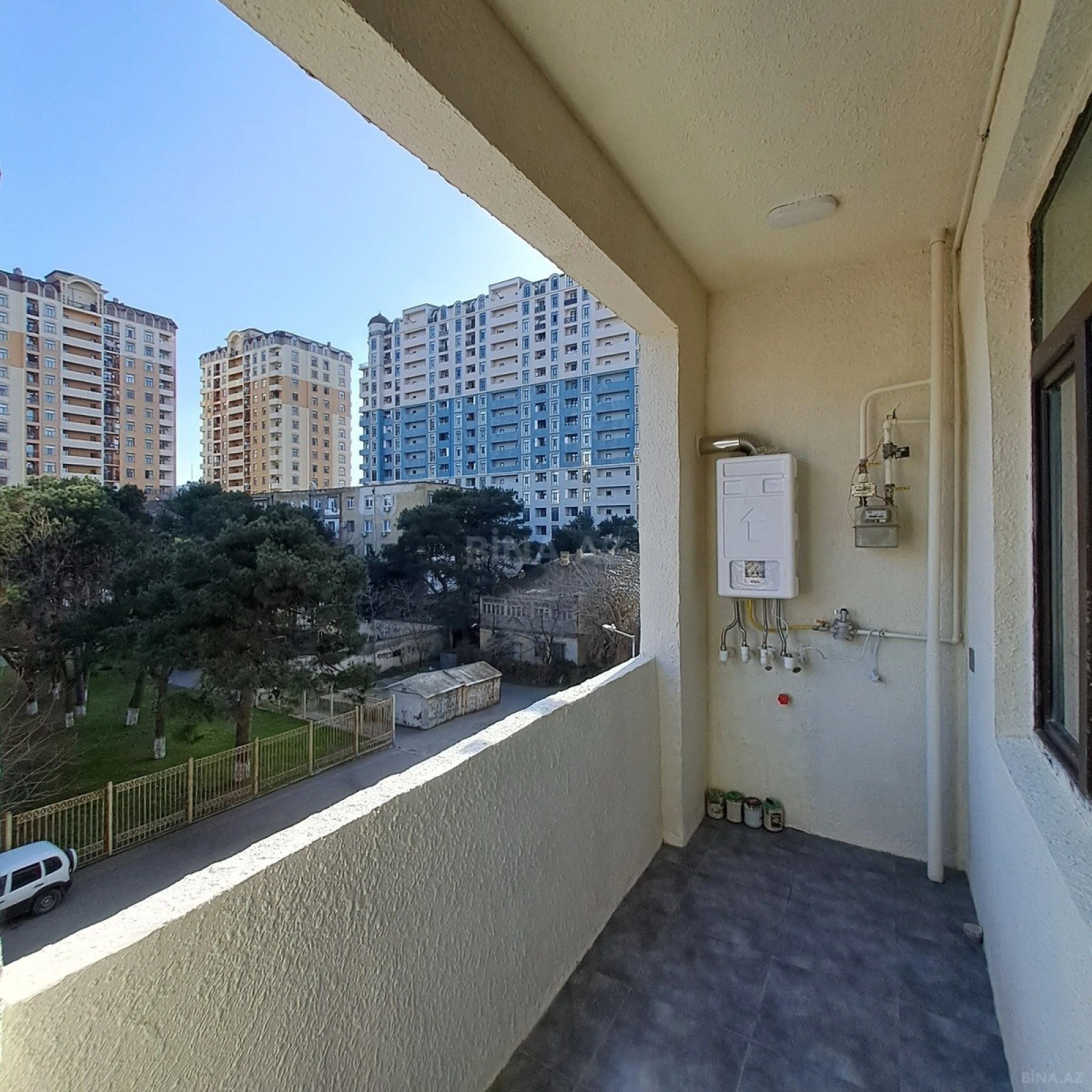 Satılır 2 otaqlı mənzil 103 m²