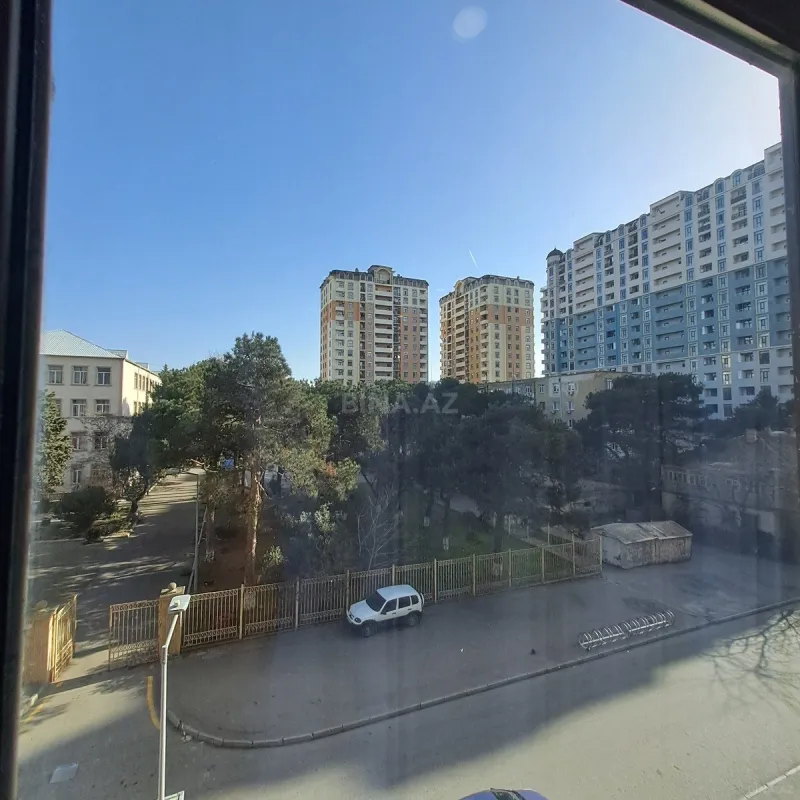 Satılır 2 otaqlı mənzil 103 m²