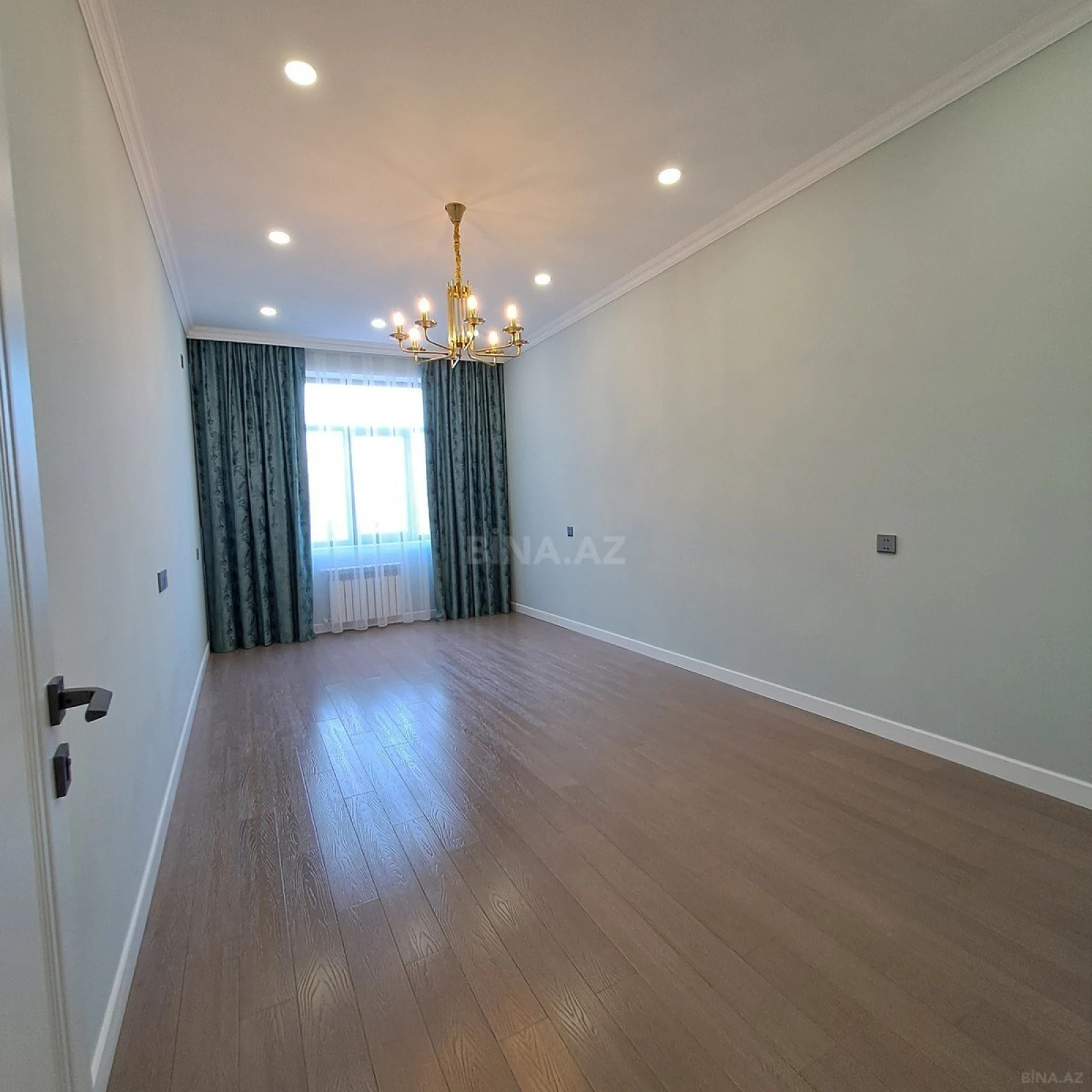 Satılır 2 otaqlı mənzil 103 m²