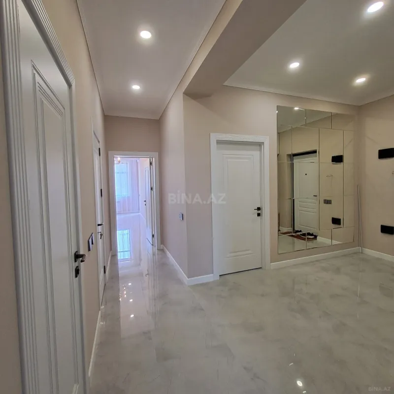 Satılır 2 otaqlı mənzil 103 m²