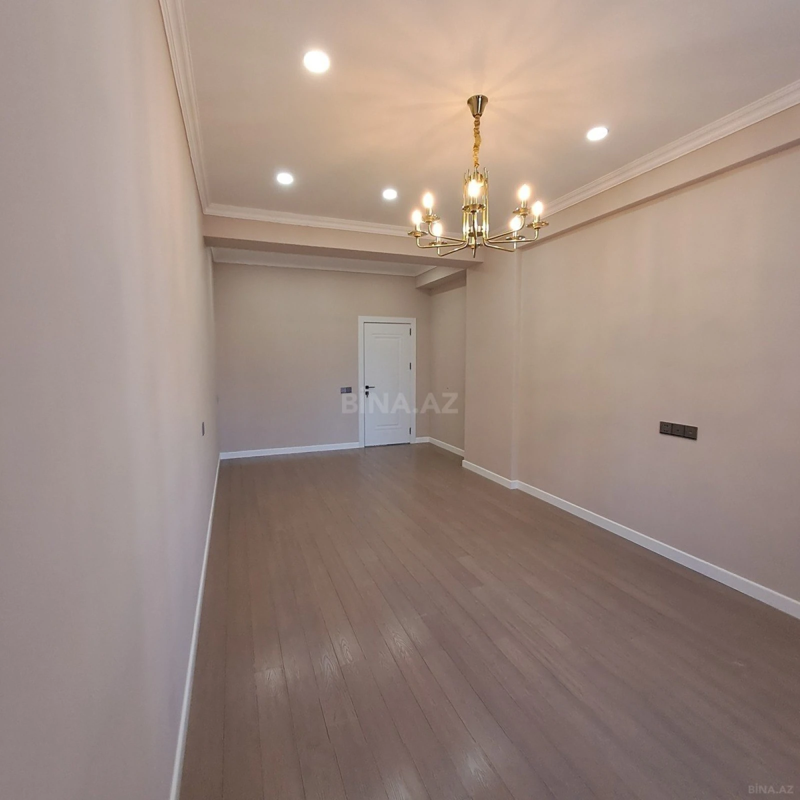 Satılır 2 otaqlı mənzil 103 m²