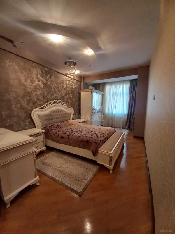 Kirayə verilir 3 otaqlı mənzil 150 m²