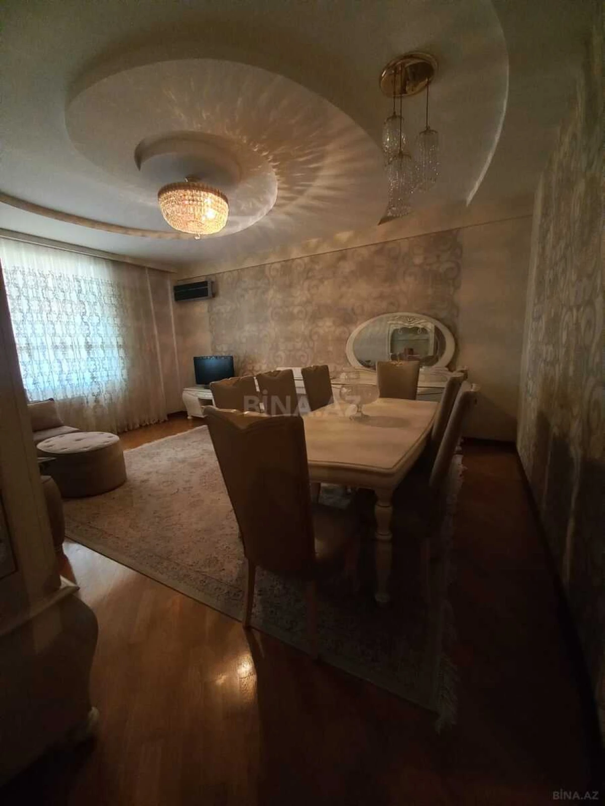 Kirayə verilir 3 otaqlı mənzil 150 m²