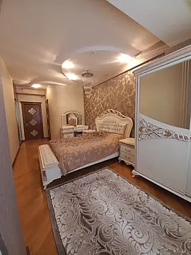 Kirayə verilir 3 otaqlı mənzil 150 m²