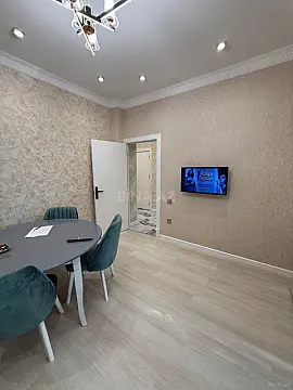 Kirayə verilir 2 otaqlı mənzil 60 m²