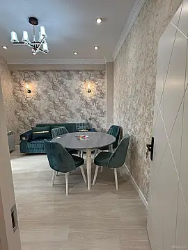 Kirayə verilir 2 otaqlı mənzil 60 m²