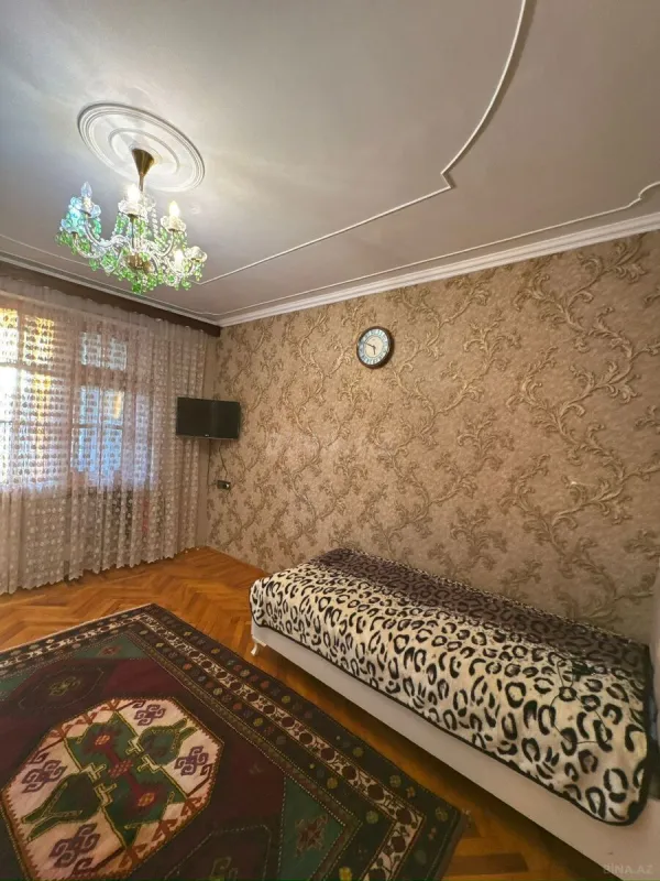 Satılır 4 otaqlı mənzil 100 m²