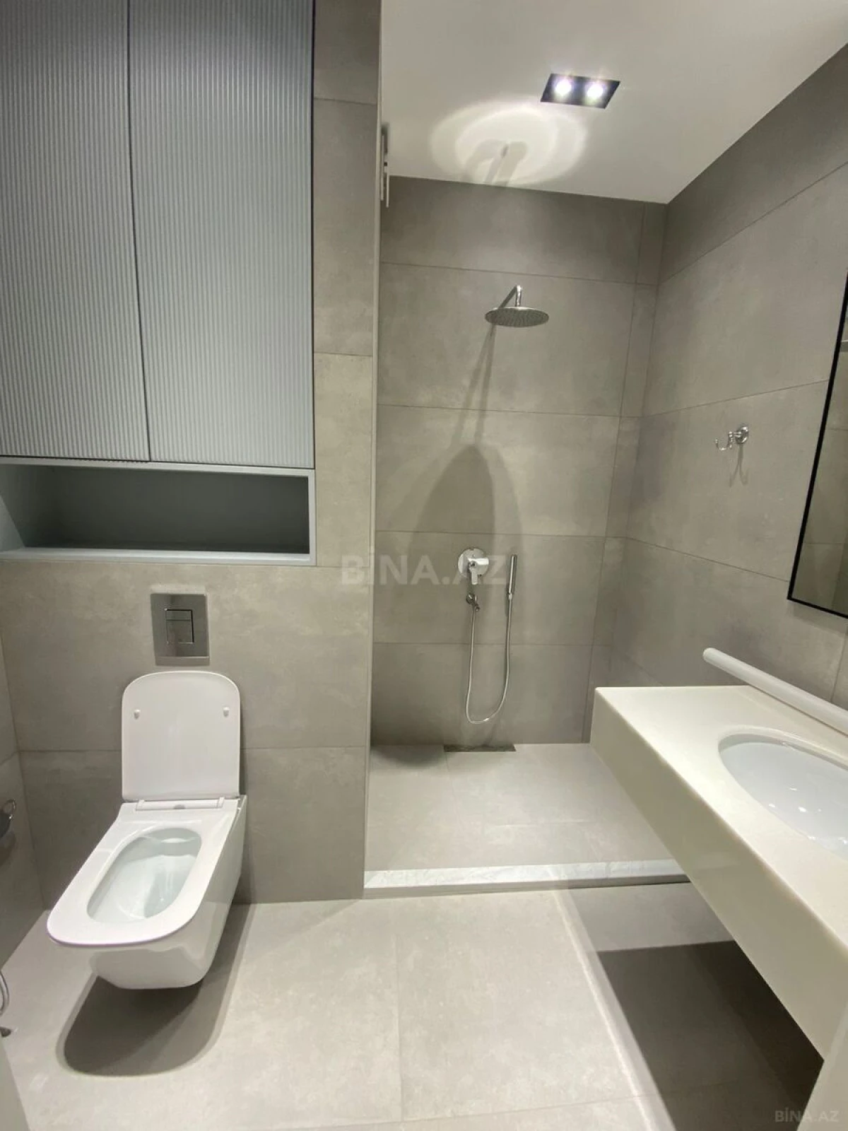 Kirayə verilir 2 otaqlı mənzil 67 m²