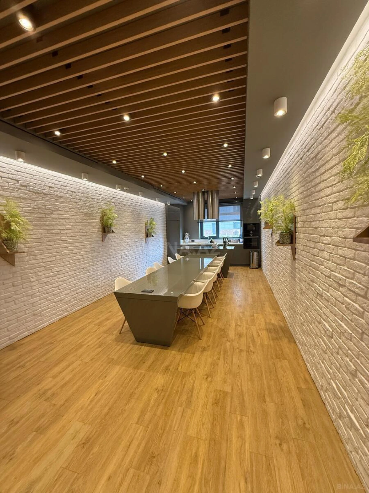 Kirayə verilir 2 otaqlı mənzil 67 m²