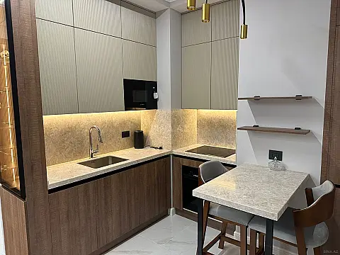 Kirayə verilir 2 otaqlı mənzil 67 m²