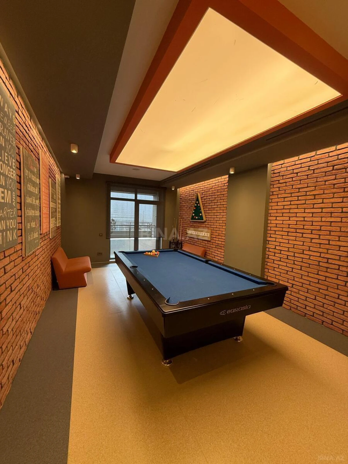 Kirayə verilir 2 otaqlı mənzil 67 m²