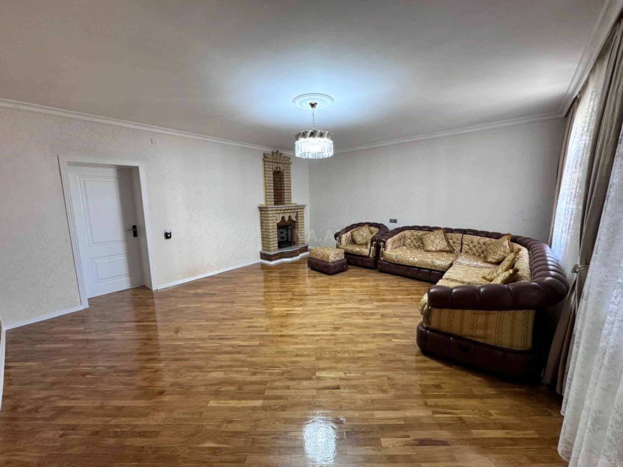 Satılır 4 otaqlı mənzil 90 m²