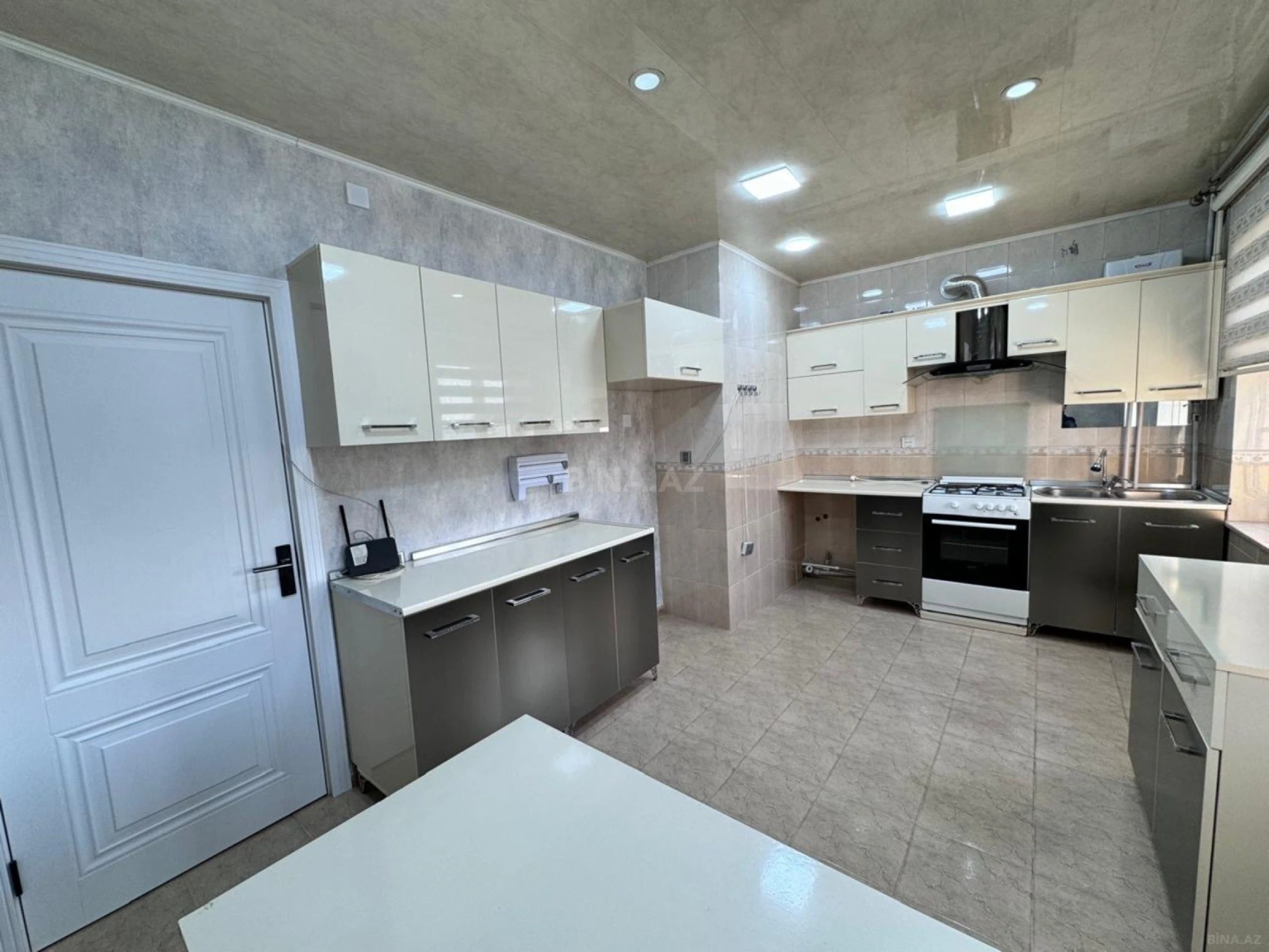 Satılır 4 otaqlı mənzil 90 m²