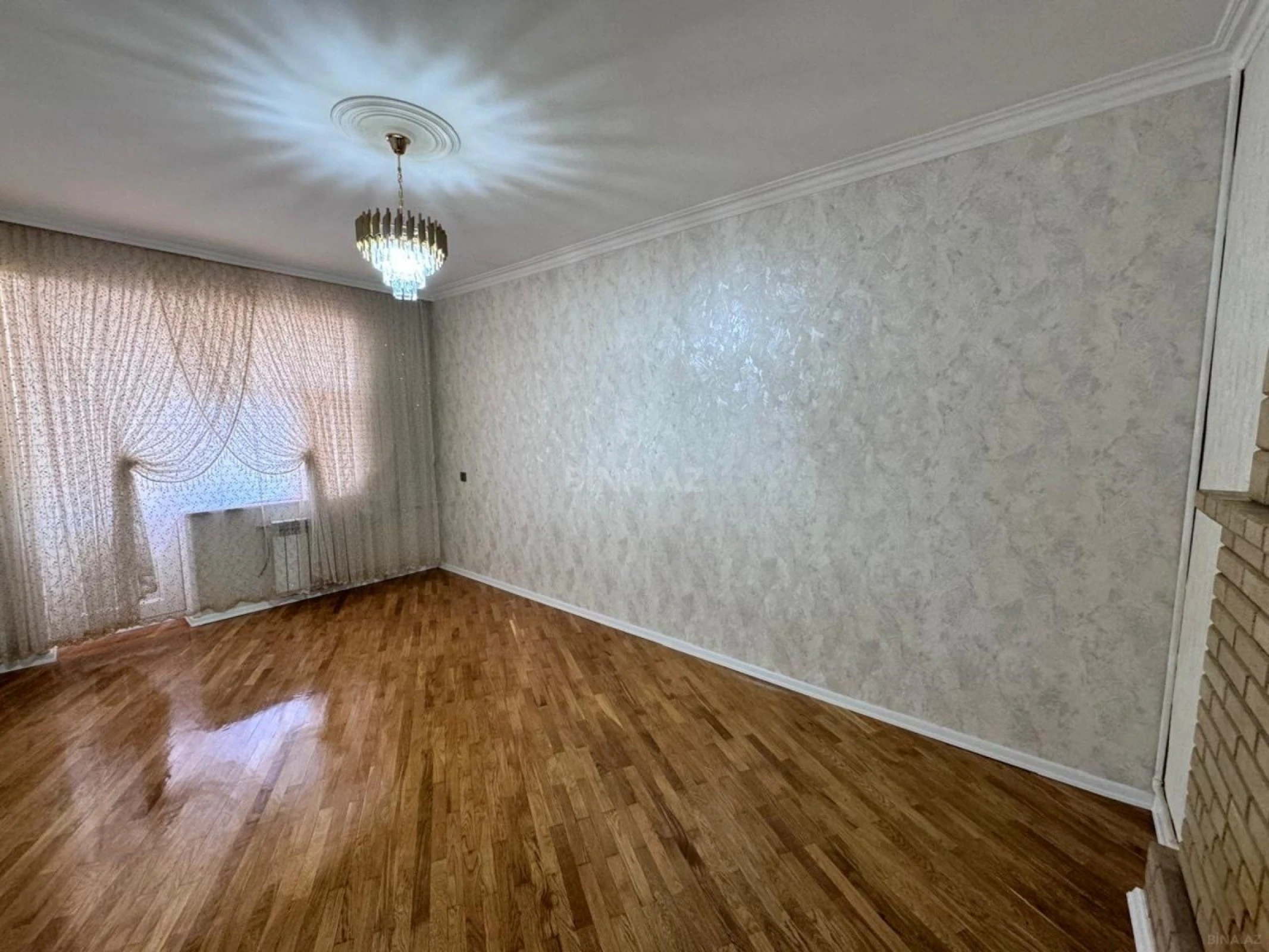 Satılır 4 otaqlı mənzil 90 m²