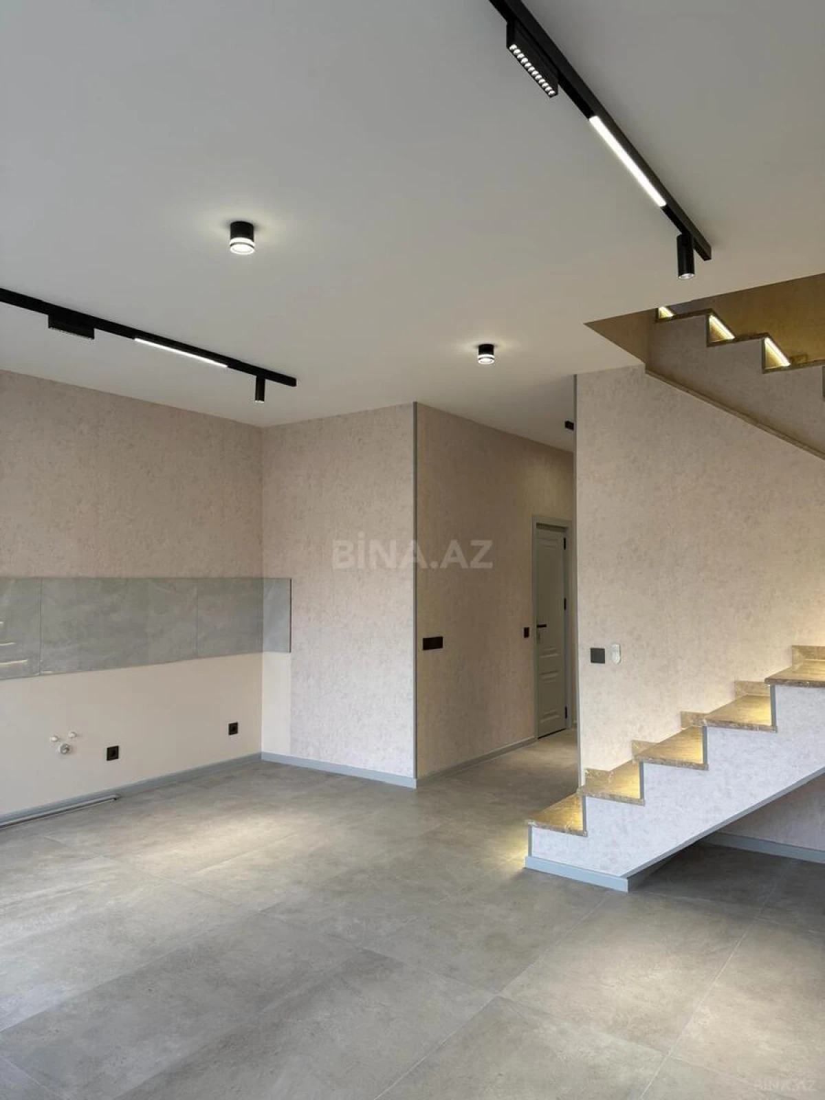 Satılır 4 otaqlı həyət evi 105 m²