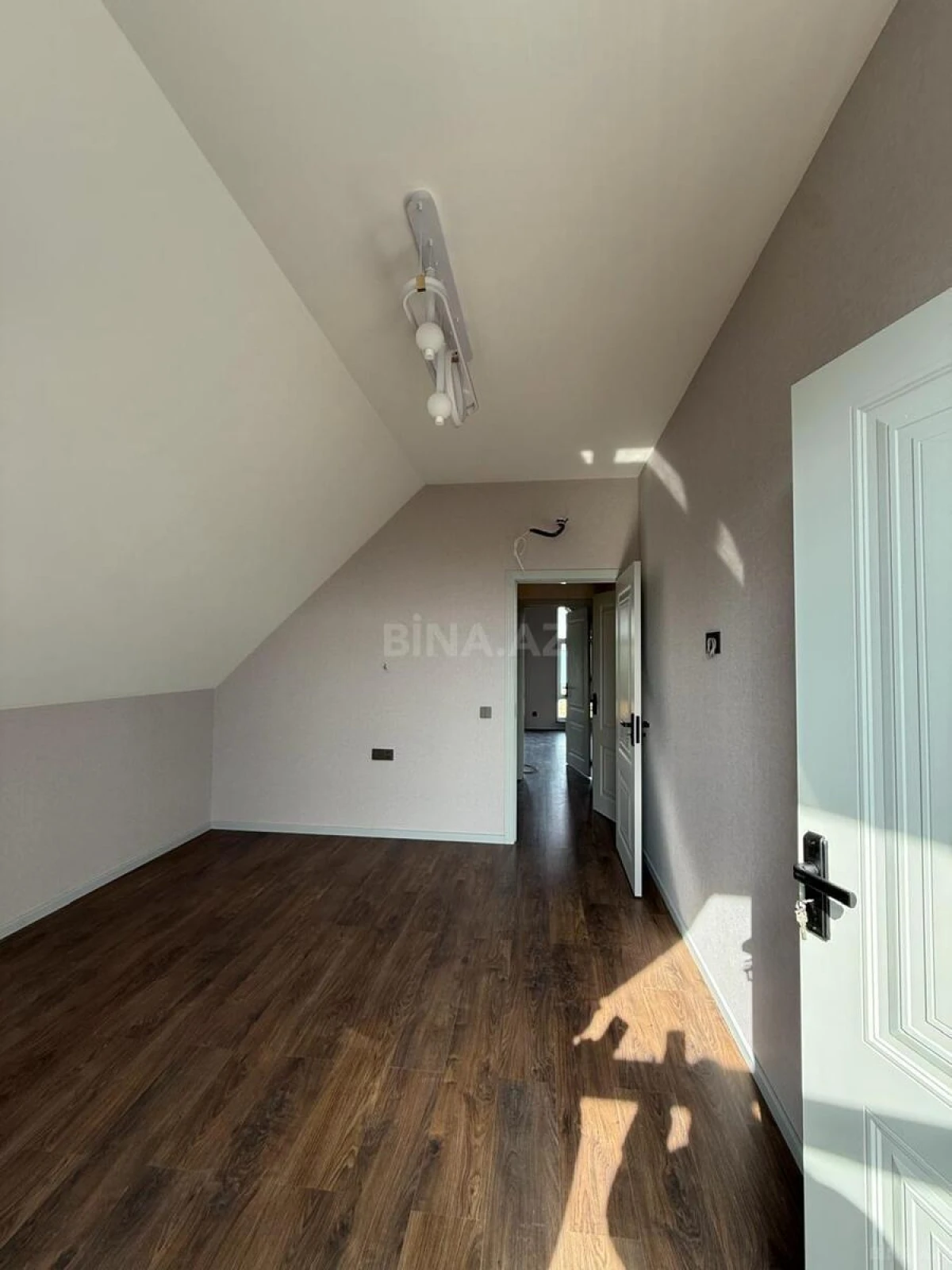 Satılır 4 otaqlı həyət evi 105 m²