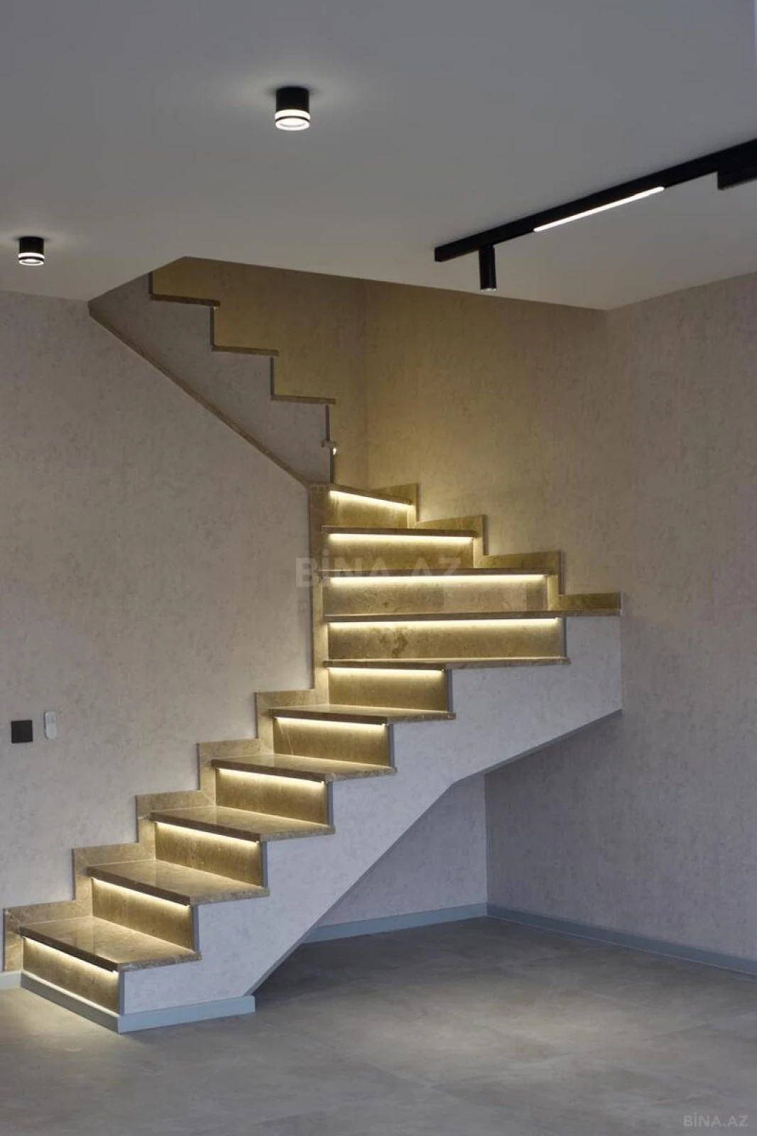 Satılır 4 otaqlı həyət evi 105 m²