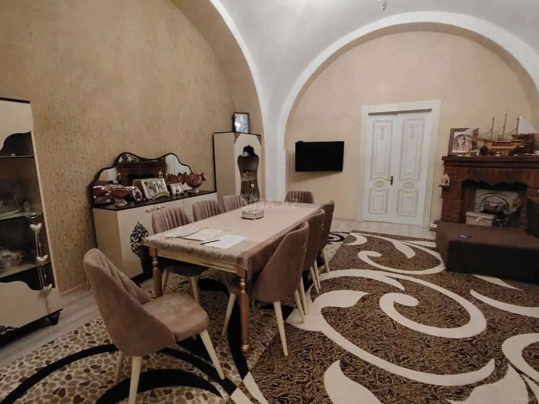 Satılır 4 otaqlı mənzil 118 m²