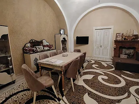 Satılır 4 otaqlı mənzil 118 m²