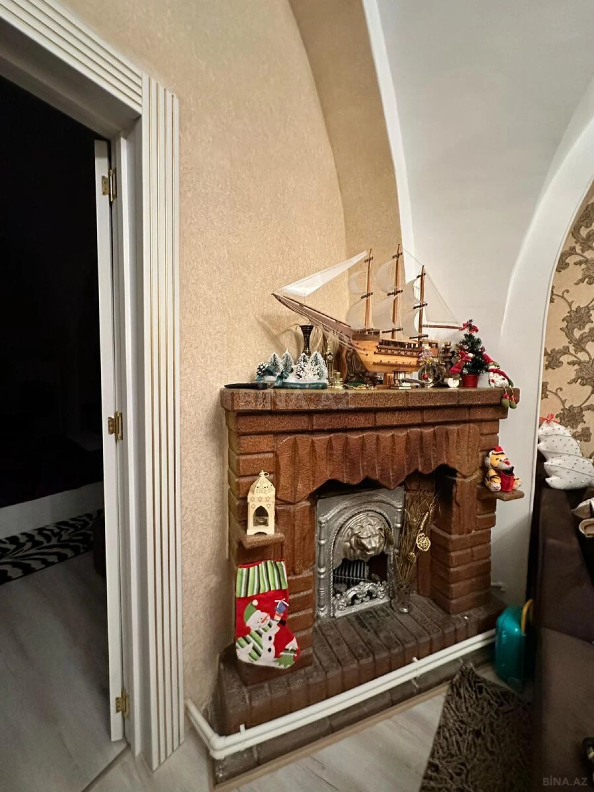 Satılır 4 otaqlı mənzil 118 m²