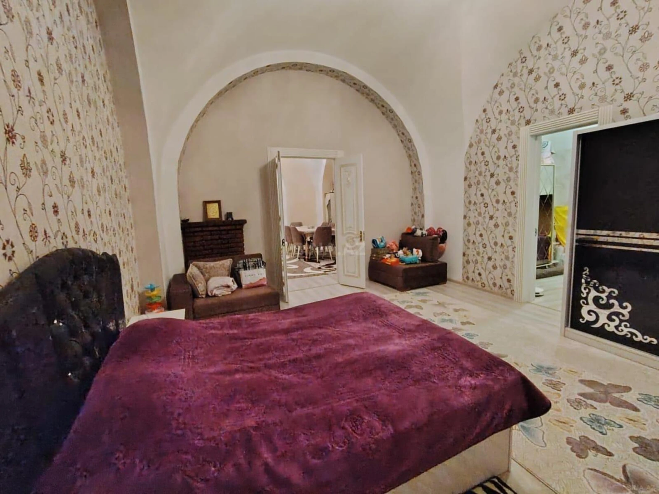 Satılır 4 otaqlı mənzil 118 m²