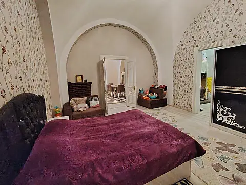 Satılır 4 otaqlı mənzil 118 m²