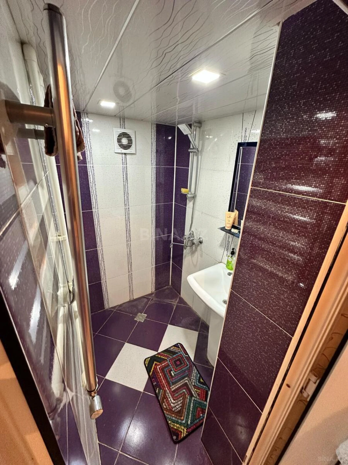 Satılır 4 otaqlı mənzil 118 m²