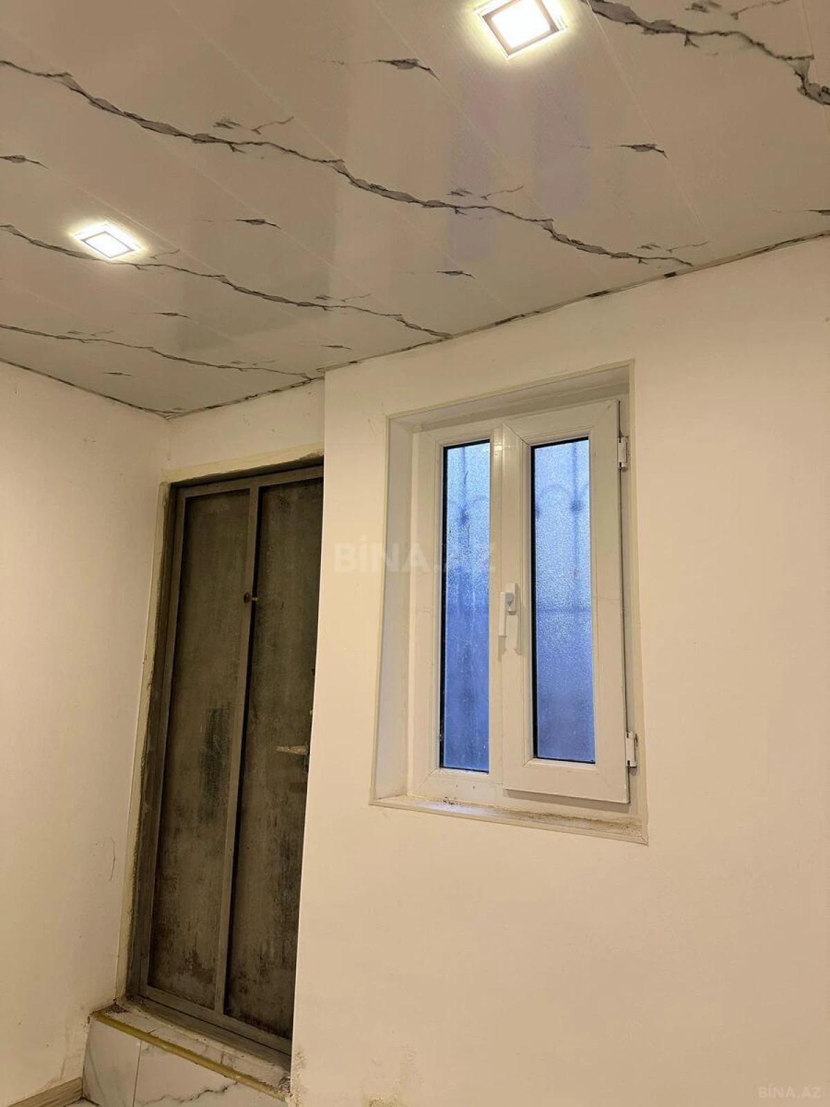 Satılır 4 otaqlı mənzil 118 m²
