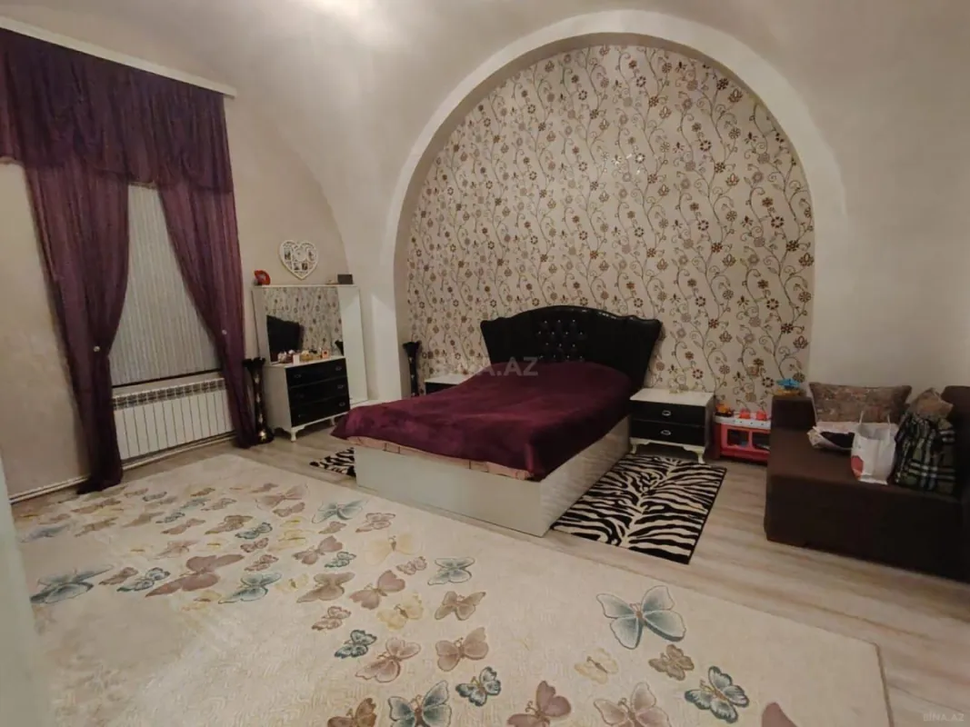 Satılır 4 otaqlı mənzil 118 m²