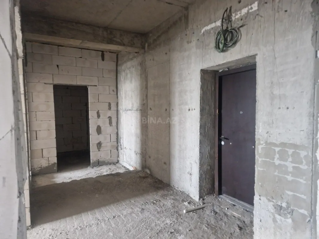 Satılır 3 otaqlı mənzil 130 m²