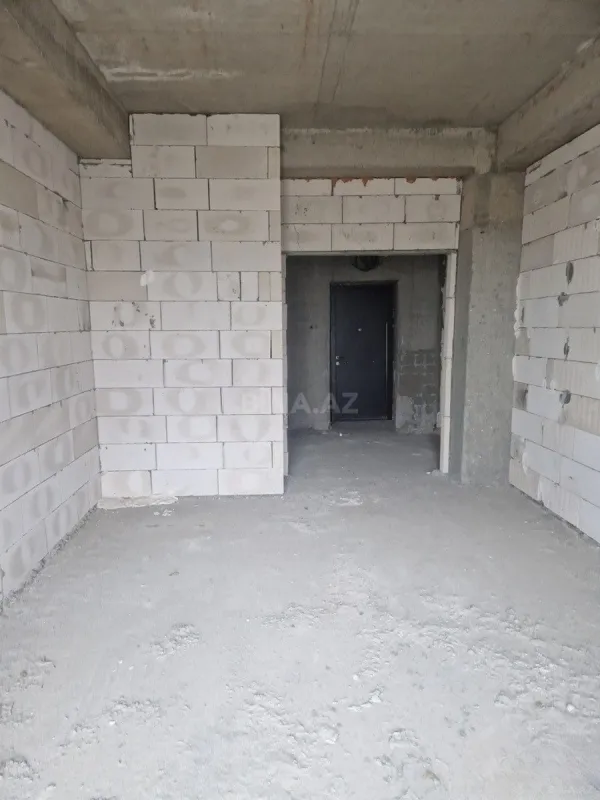 Satılır 3 otaqlı mənzil 130 m²