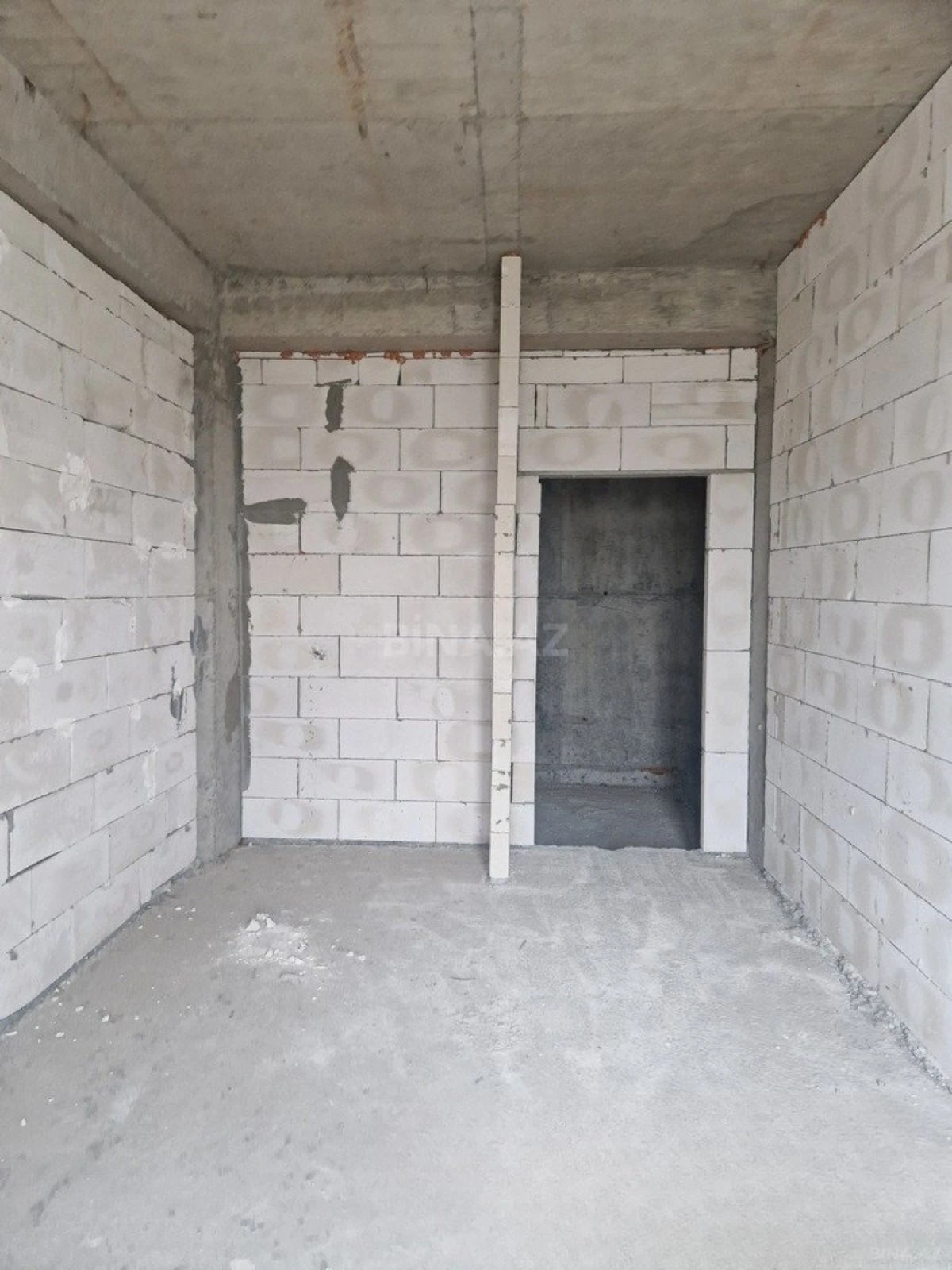 Satılır 3 otaqlı mənzil 130 m²